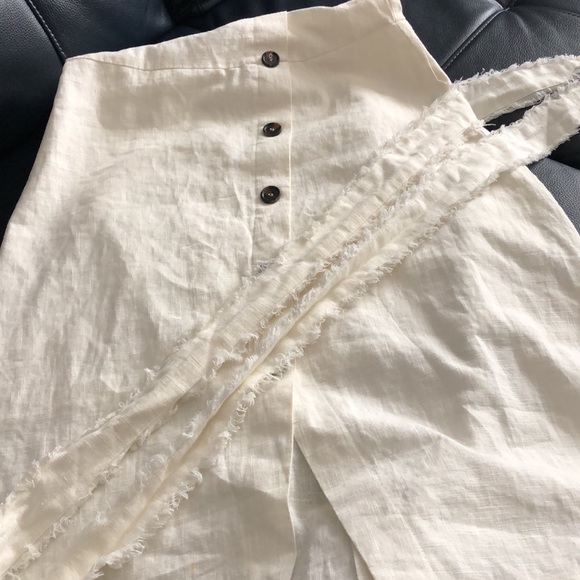 Gilli beautiful white dress. - Picture 4 of 5